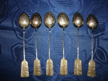 6 старинных кофейных ложек(стилизованные под стрелы),серебро 84,штихель,к.19в.