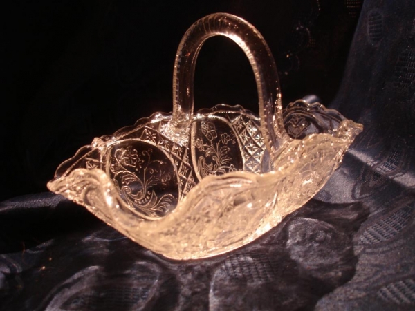 Старин корзинка-конфетница стекло Мальцов 1870-е