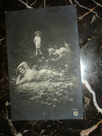 Старинная открытка (фотоколлаж) с налетом эротики ЛЮБОВНЫЕ ГРЕЗЫ , Германия