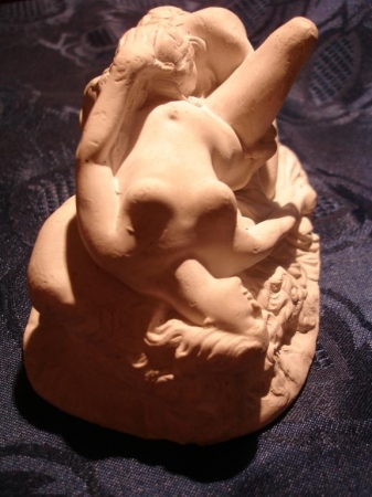Старинная скульптурная группа(эротика),алебастр