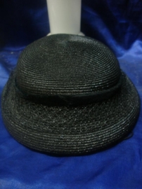 старинная дамская шляпка из соломки