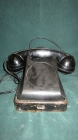 Старый телефонный аппарат