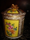 Старинная фарфоровая шкатулка(стаканчик)с крышкой,живопись(цветы Гоцовски,Ватто),лепка,Дрезден,19век
