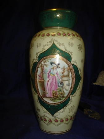 старинная ваза с медальоном ПРЕКРАСНАЯ САДОВНИЦА,фарфор, Франкенталь Пфальц, Германия