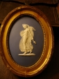 Старинная плакетка-медальон с барельефом в античном стиле ДЕВУШКА с КУВШИНОМ,яшмовый фарфор,19в. - вид 1