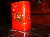 Старинная коробка из под духов, ЦВЕТЫ и ИЕРОГЛИФЫ, красный лак, ручная роспись,картон, Китай