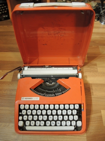 винтажная печатная / пишущая машинка Hermes baby, Швейцария