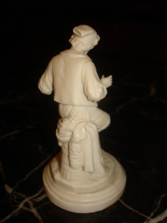 Старин.миниатюра ИТАЛЬЯНЕЦ с МАНДОЛИНОЙ,фарфор, по модели ШПИСА,ИФЗ,1869г формовщик Тычагин