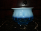 Старинная ваза-конфетница ГОРШОЧЕК ,цветное купоросно-молочное стекло, линза,МОДЕРН, Россия, н20в