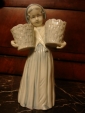 Старинная статуэтка ДЕВОЧКА с КОРЗИНАМИ, фарфор, Германия,рубеж 19-20вв. - вид 2