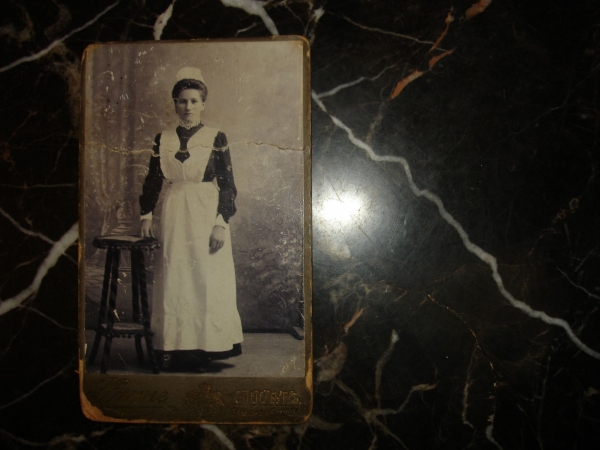 Старинный визит-портрет.ГОРНИЧНАЯ, СПб, фотография РИННЕ, 1912-1913гг. 
