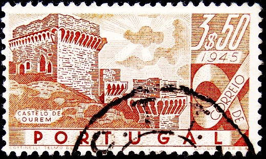 Португалия 1946 год . Замок Оурем . Каталог 7 €