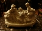 Старин.жардиньерка-кашпо-ваза с горельефом в стиле БУШЕ: ПРЕКРАСНЫЕ ПАСТУШКИ, фарфор,19в 2-е рококо - вид 2