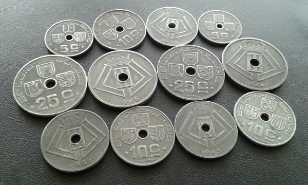 12 монет Бельгии 40-х годов 20 века - Одним лотом.