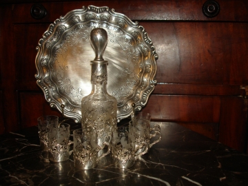 Старин.набор для ликера в серебре на серебряном подносе,серебро 800 стекло,гравировка МОЗЕР 19в
