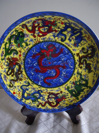 Тарелка декоративная "Драконы" Китай