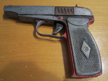 Пистолет под пистоны СССР.