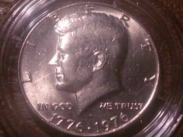 США 1/2 доллара (50 центов) 1976 год Д. Кеннеди, 200 летие Независимости, в капсуле _230_