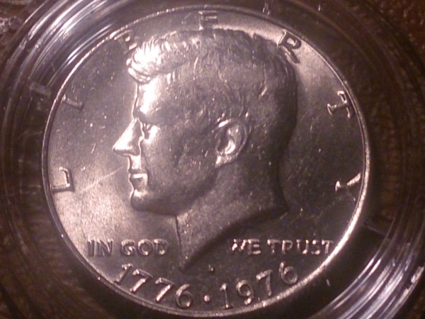 США 1/2 доллара (50 центов) 1976 год Д. Кеннеди, 200 летие Независимости, в капсуле _230_
