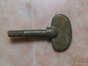 Ключ от настольных часов Начало 20 века Бронза Длина ключа 3,3 см.