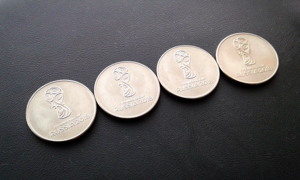 25 рублей ( Чемпионат мира по футболу 2018 г. )  4 монеты - одним лотом. 