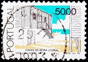  Португалия 1985 год . Дома на берегу побережья .