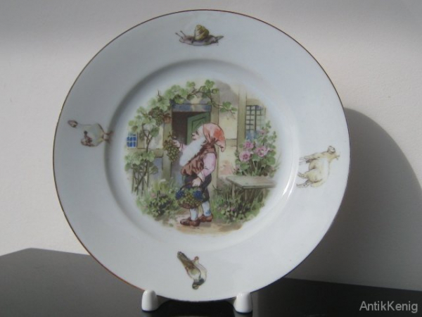 Фарфоровая тарелка с Гномом и зверюшками (детская тематика) 20-30 годы Германия