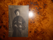 БЕЛОЕ ДВИЖЕНИЕ.НИНА НИКОЛАЕВНА НЕЧВОЛОДОВА,жена генерала СЛАЩЕВА в форме КАЗАКА ф.Козлов СУХУМ 1919г