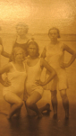 старое фото " Красавицы на пляже " 1930- е годы , Пляжная мода - вид 3