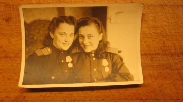 военное фото женщины " Старшие сержанты ,январь 1945 год , работая на кухне , Польша " 
