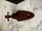 Нож  в ножнах Инкрустированный металл Рукоятка Кость  на подставке дерево  - вид 5