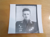 Старое фото капитана Великой Отечественной Войны с наградами