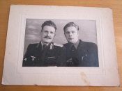 Старое фото старшего лейтенанта авиации с братом
