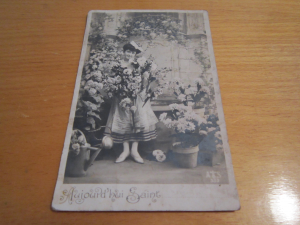 Открытое письмо.Почтовая карточка."Продавец в цветочном магазине",до 1917 г.
