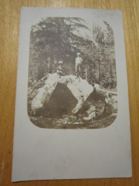 Открытое письмо.Почтовая карточка."Дама с мальчиком на скале",до 1917 г.,фото одной семьи №18.