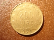 Монета номиналом:200 лир 1979 года (ИТАЛИЯ)