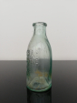 Старое стекло Кёнигсберга Мини бутылочка с надписью "ЛАКОВАЯ ФАБРИКА ВЪ РИГЕ" До 17 года Россия  - вид 1
