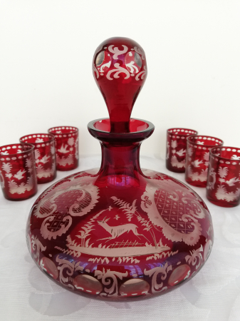 ​Графин + 6 стаканчиков Богемия Рубиновое стекло До 1945 года Резьба Охотничья тема