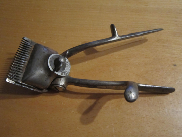 Машинка для стрижки волос ручная механическая старинная США.