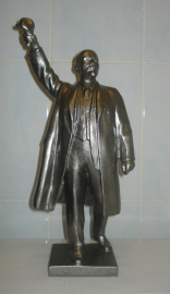 Кабинетная скульптура "Ленин в плаще с кепкой в руке". Силумин. СССР (редкая!!!)