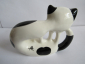 Кот Гуляет сам по себе белый с черным ,авторская керамика,Вербилки - вид 1