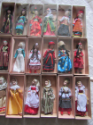 Куклы фарфор в народных костюмах 30 шт с журналами