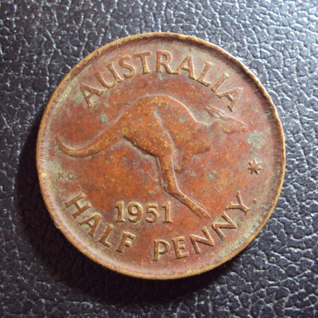 Австралия 1/2 пенни 1951 год точка.