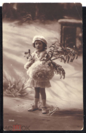 Открытка до 1917 года. С Новым Годом. Девочка с еловой веткой подписана