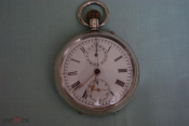 Старинные серебрянные часы хронограф.