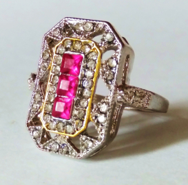 Роскошное кольцо с рубинами в белом золоте 18КGF размер 18,5