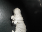 Старин.статуэтка-миниатюра: МАЛЫШ,ГРЕЮЩИЙСЯ у ЖАРОВНИ клеймо,инициалы мастера ХЁХСТ Германия h-8.5см - вид 3