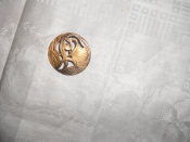 МОДЕРН.Старинная пуговица ЦВЕТОК МАКА,желтый металл золочение серебрение штихель,1890е РОССИЯ/d-32мм