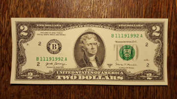 2$ доллара  UNC Номер - Год рождения 1992г.