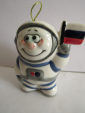 Елочная  игрушка Космонавт  авторская керамика новая  - вид 1